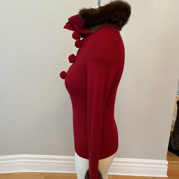 Gorgeous sweater with mink trim - Picture 2 of 8